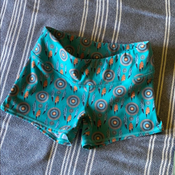 gym shorts Indian style print - Picture 1 of 3